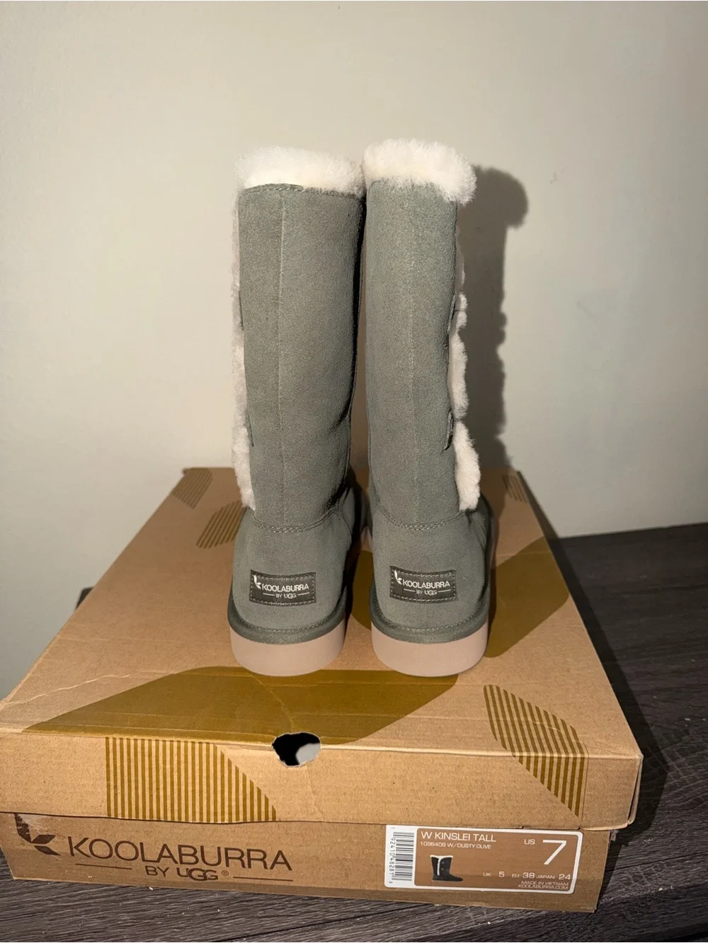 Koolaburra Kinslei Tall